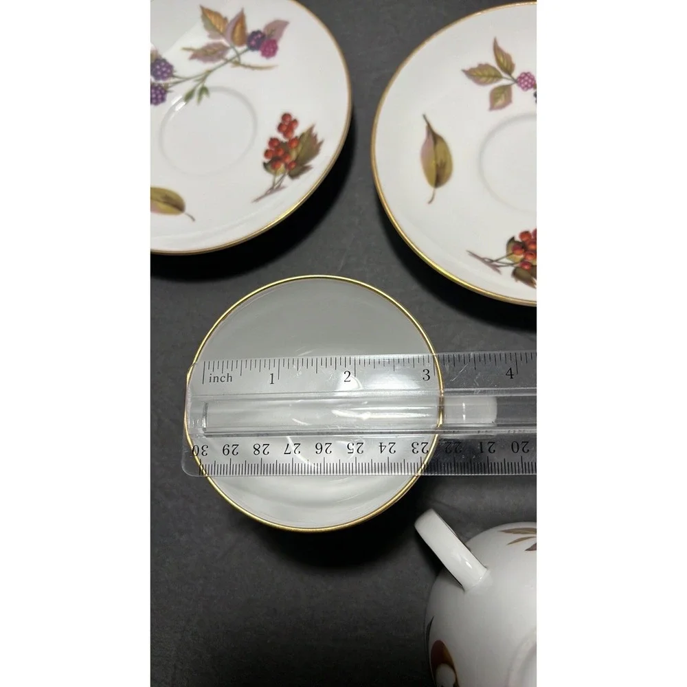 Royal Worcester Evesham Bone China 4cups-4saucers
